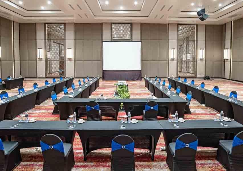 Gumaya Tower Hotel Semarang Esterno foto