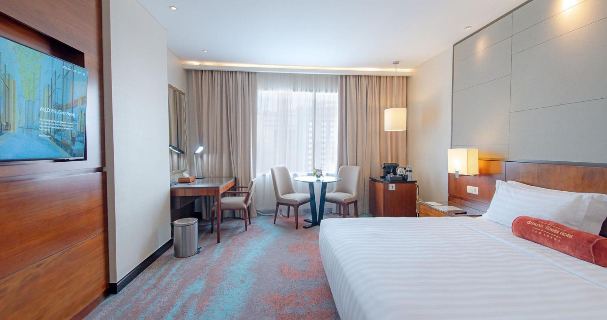 Gumaya Tower Hotel Semarang Esterno foto