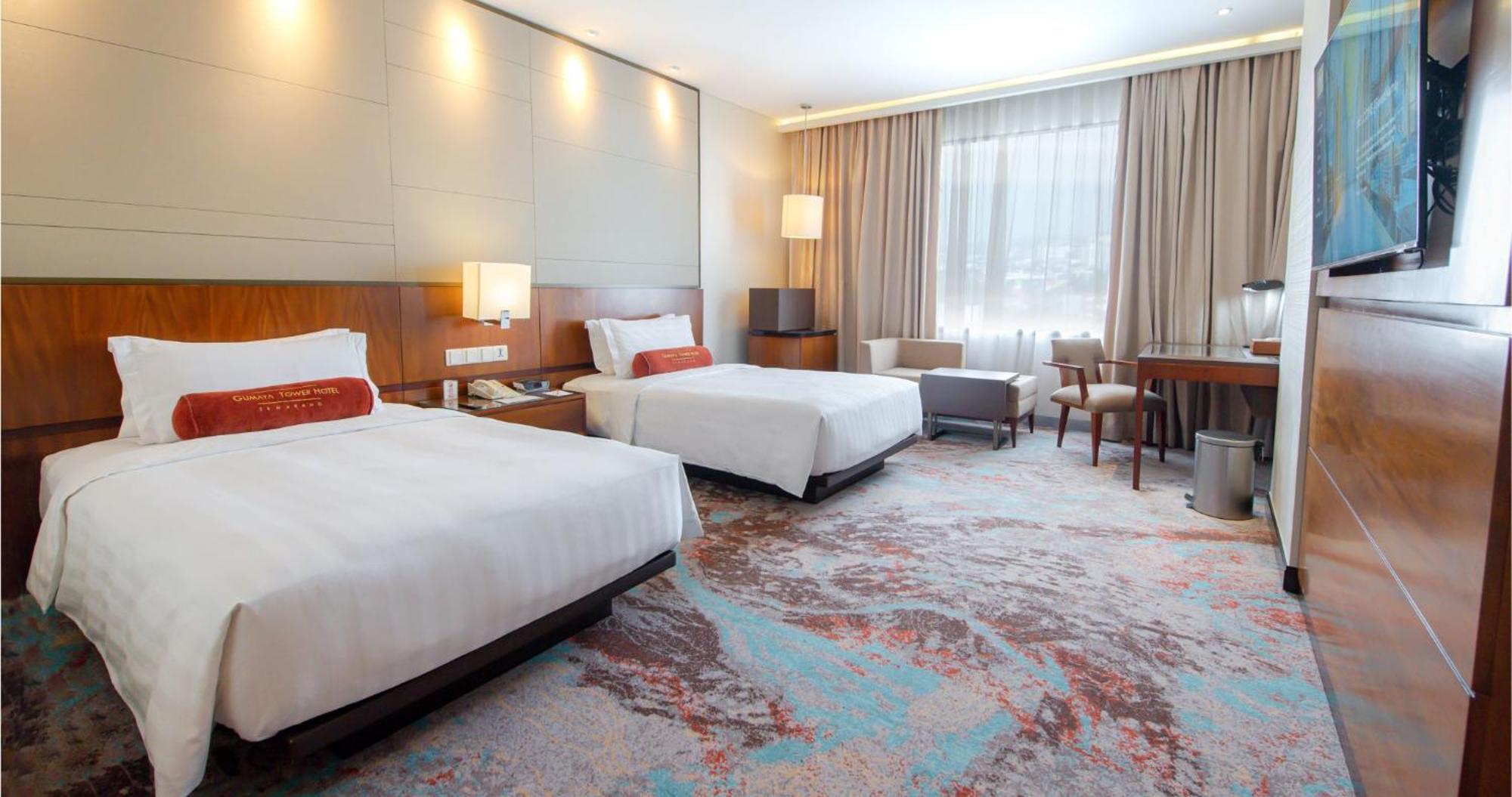 Gumaya Tower Hotel Semarang Esterno foto